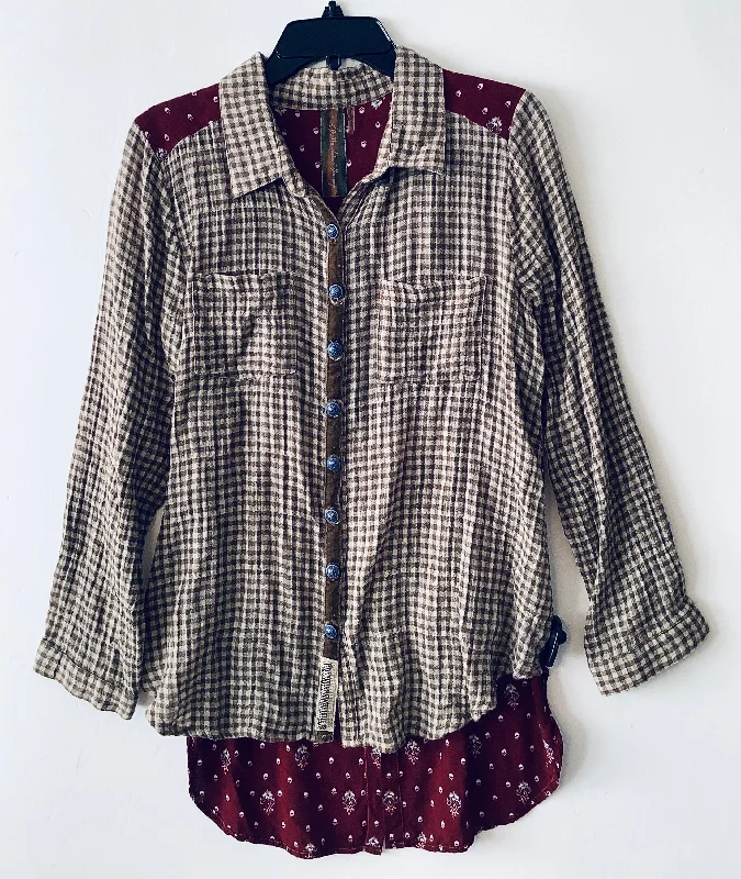 Top Long Sleeve By Aratta In Checkered Pattern, Size: L