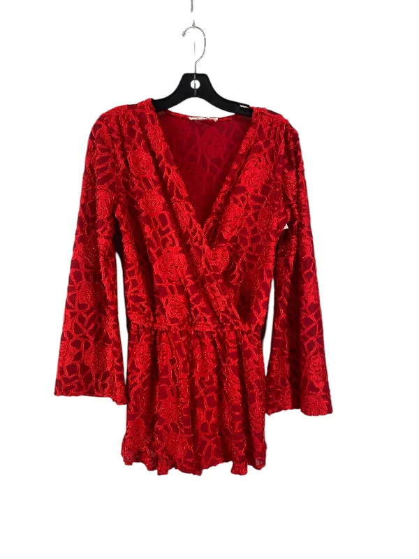 Top Long Sleeve By Clothes Mentor In Red, Size: S