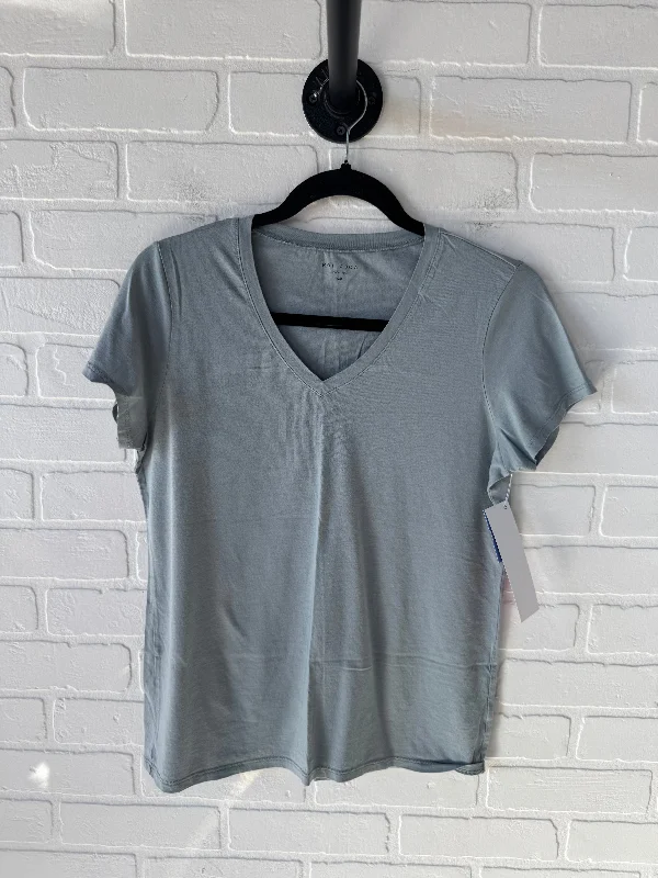 Top Short Sleeve Basic By Clothes Mentor In Grey, Size: M