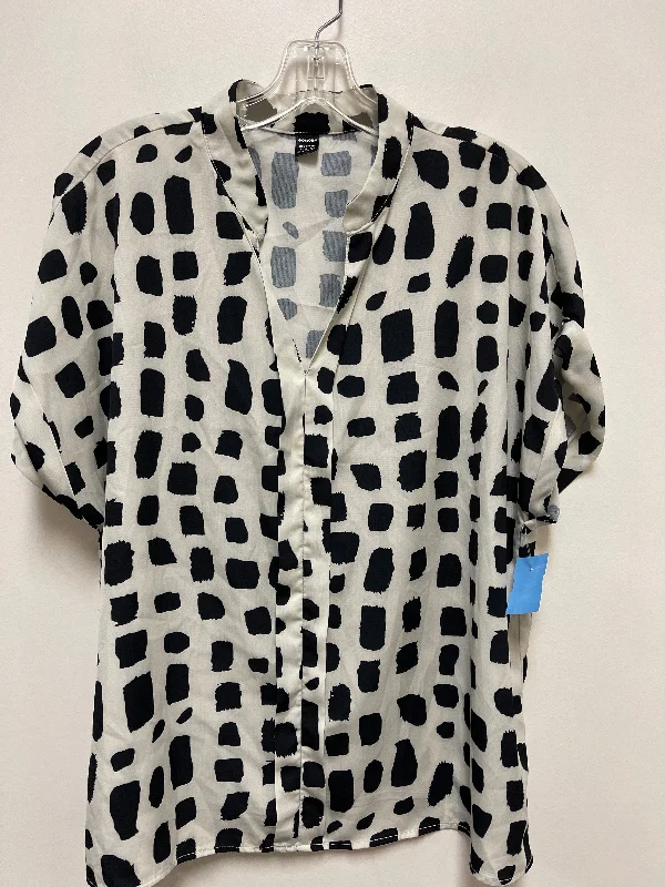 Top Short Sleeve By Clothes Mentor In Black & Cream, Size: Xl