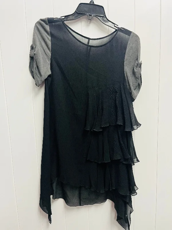 Top Short Sleeve By Clothes Mentor In Black, Size: S