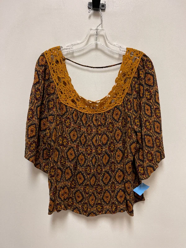 Top Short Sleeve By Clothes Mentor In Brown & Orange, Size: S