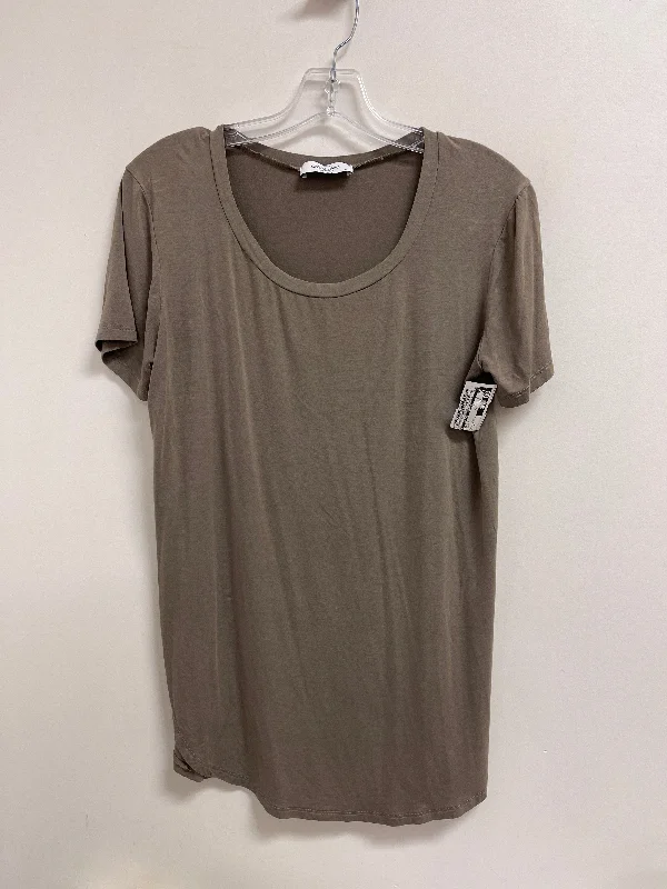 Top Short Sleeve By Clothes Mentor In Taupe, Size: M